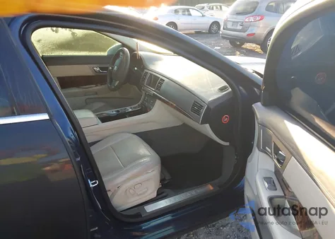 2009 Jaguar Xf Premium Luxury z USA, uszkodzony, nr VIN SAJWA06B89HR08762